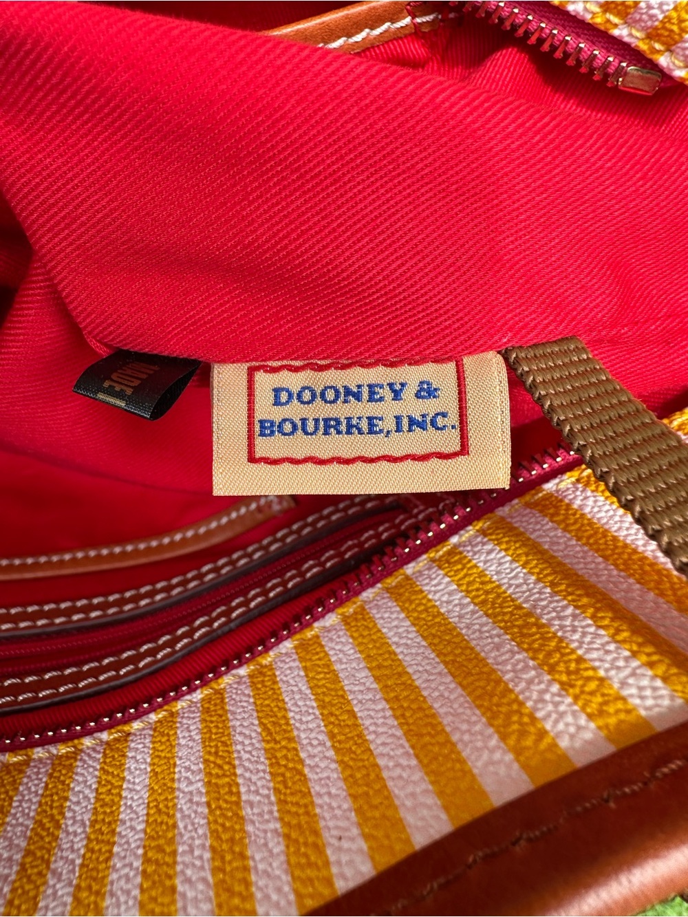 ๐ NWT Dooney & Bourke Striped Coated
Cotton Shopper Tote Yellow K9782515 - Picture 13 of 14